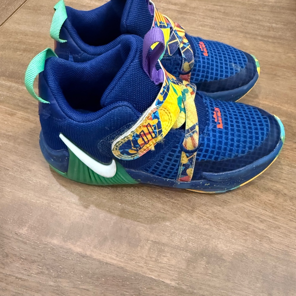 Nike Kids Sneakers in Blue and Green